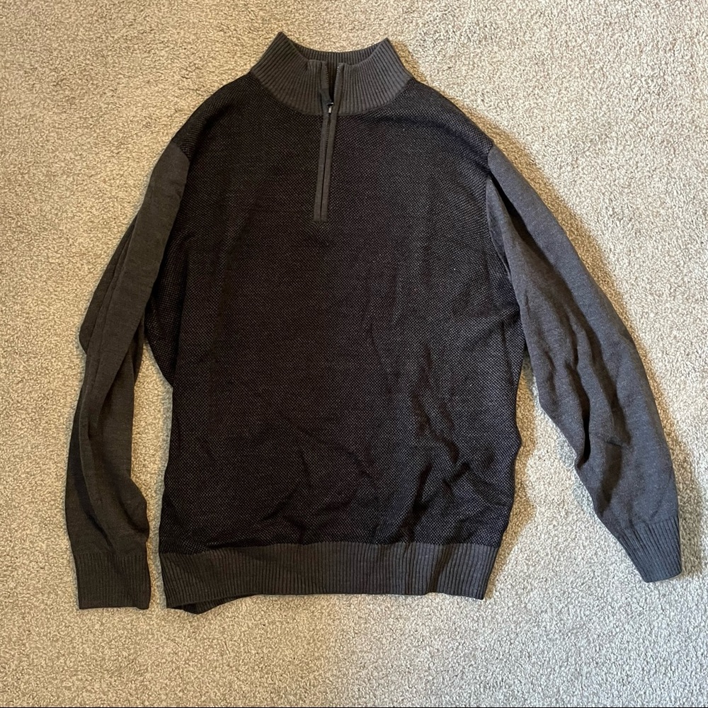 Men’s Large dress quarter zip sweater. Black and grey.